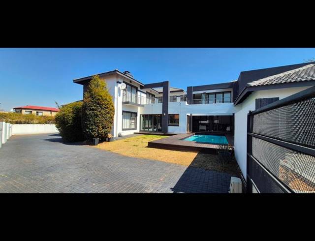 6 BEDROOM HOUSE FOR SALE IN MIDLANDS ESTATE